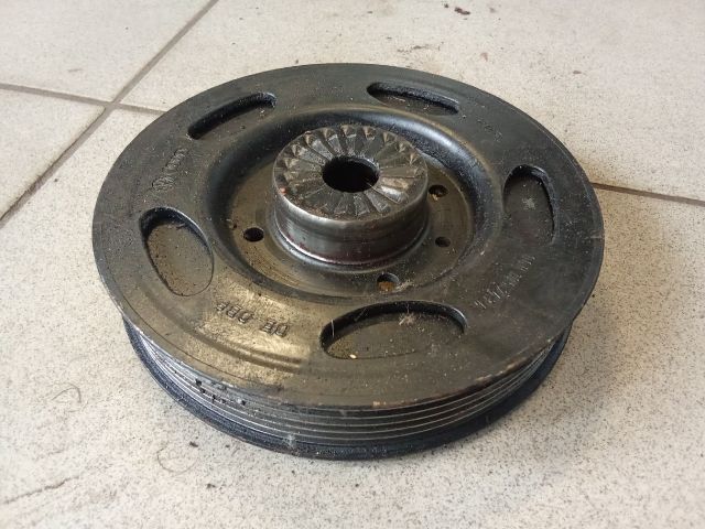 bontott AUDI A5 Főtengely Szíjtárcsa