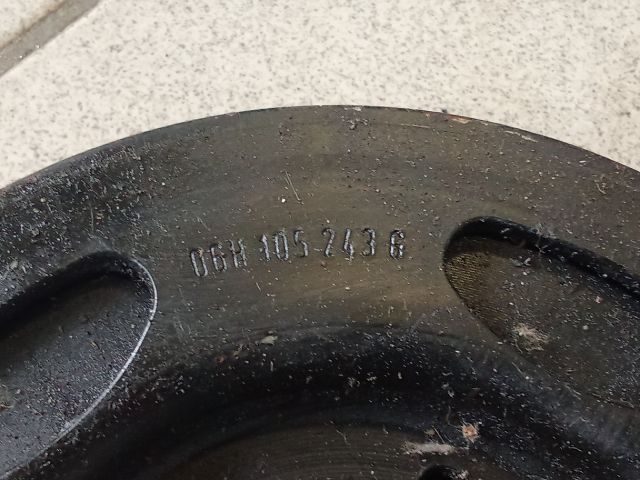 bontott AUDI A5 Főtengely Szíjtárcsa