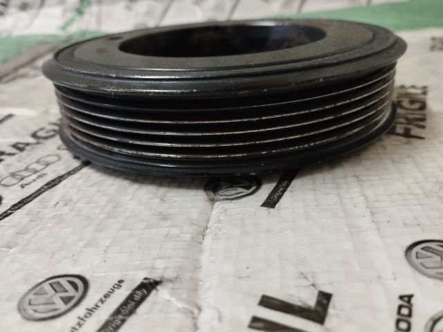 bontott AUDI A5 Főtengely Szíjtárcsa