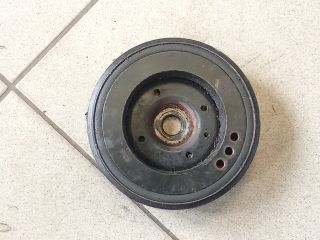 bontott AUDI A5 Főtengely Szíjtárcsa