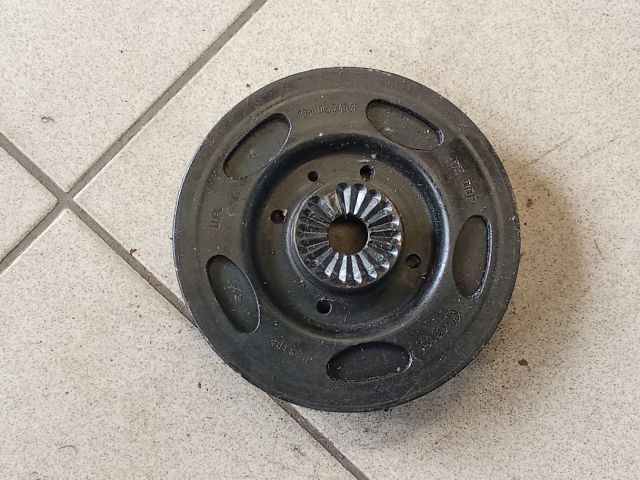 bontott AUDI A5 Főtengely Szíjtárcsa