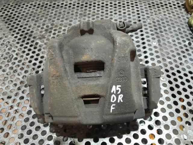 bontott AUDI A5 Jobb első Féknyereg Munkahengerrel