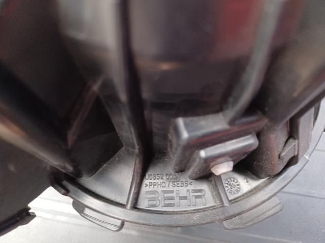 bontott AUDI A5 Klímahűtő Ventilátor