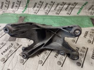 bontott AUDI A5 Motor Tartó Bak Jobb