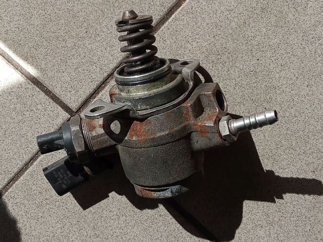 bontott AUDI A5 Nagynyomású Szivattyú