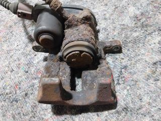 bontott AUDI A5 Bal hátsó Féknyereg Munkahengerrel