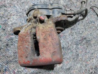 bontott AUDI A5 Bal hátsó Féknyereg Munkahengerrel