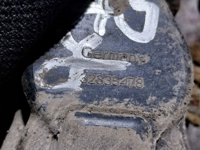 bontott AUDI A5 Jobb hátsó Féknyereg Munkahengerrel