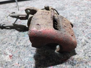 bontott AUDI A5 Jobb hátsó Féknyereg Munkahengerrel