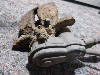 bontott AUDI A5 Jobb hátsó Féknyereg Munkahengerrel