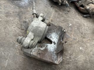 bontott AUDI A5 Bal első Féknyereg Munkahengerrel