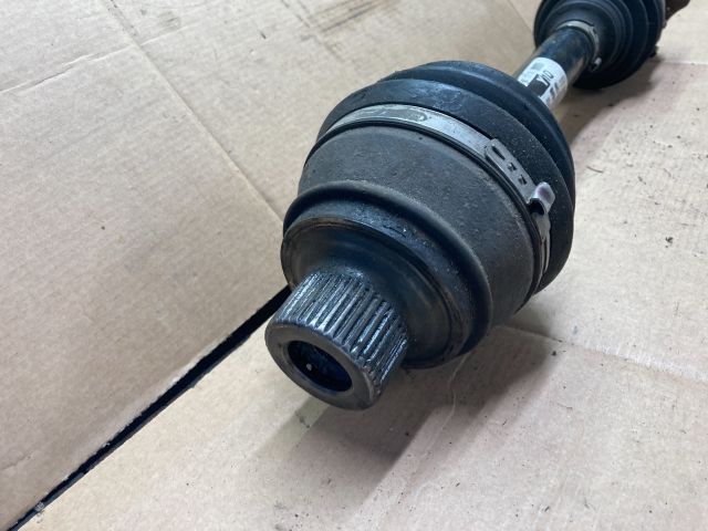 bontott AUDI A5 Bal Féltengely