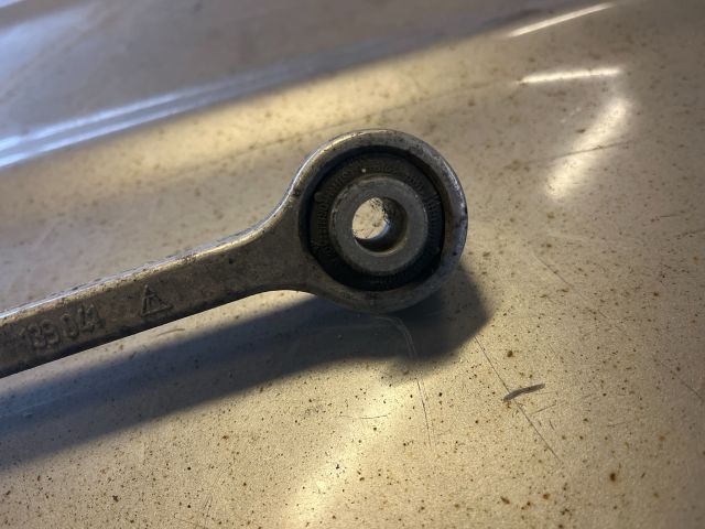 bontott AUDI A5 Első Stabilizátor Pálca