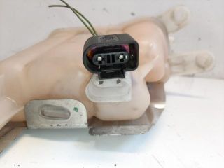 bontott AUDI A5 Kiegyenlítő Tartály