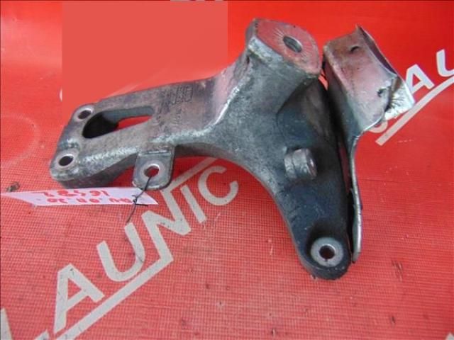 bontott AUDI A5 Motor Tartó Bak (Fém)