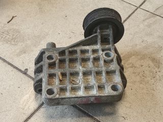 bontott AUDI A5 Generátor Tartó Bak