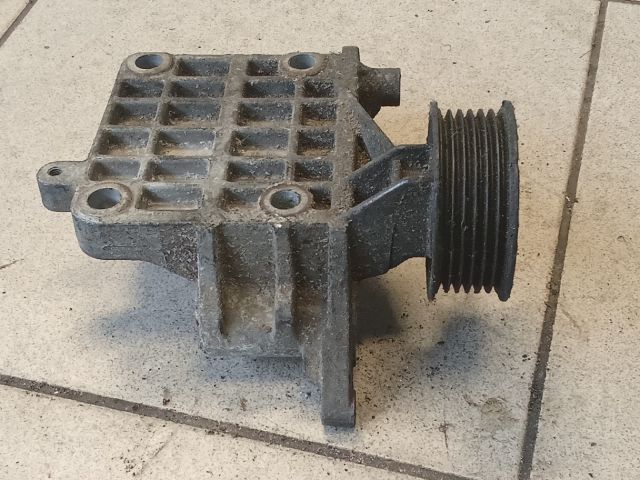 bontott AUDI A5 Generátor Tartó Bak