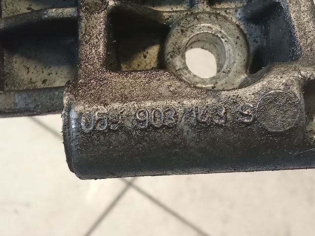 bontott AUDI A5 Generátor Tartó Bak