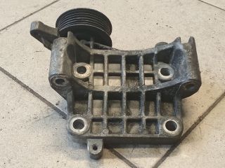 bontott AUDI A5 Generátor Tartó Bak