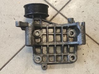 bontott AUDI A5 Generátor Tartó Bak