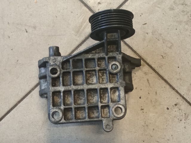 bontott AUDI A5 Generátor Tartó Bak