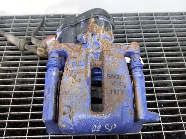 bontott AUDI A5 Jobb hátsó Féknyereg Munkahengerrel