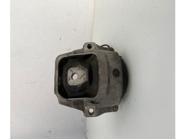 bontott AUDI A5 Motor Tartó Bak Bal