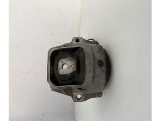 bontott AUDI A5 Motor Tartó Bak Bal