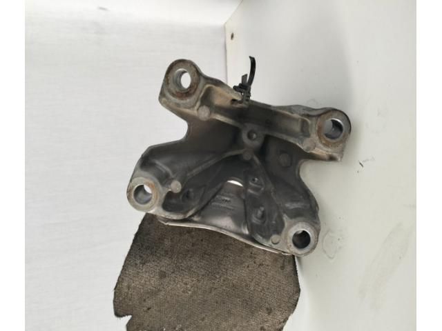 bontott AUDI A5 Motor Tartó Bak Bal