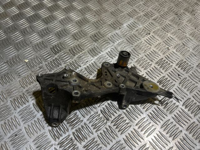 bontott AUDI A5 Nagynyomású Szivattyú Bak