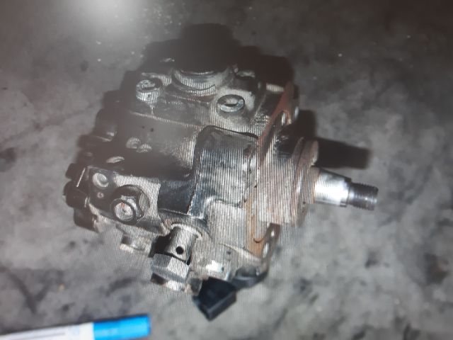 bontott AUDI A5 Nagynyomású Szivattyú