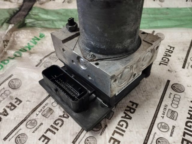 bontott AUDI A5 ABS Kocka