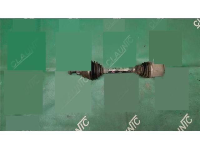 bontott AUDI A5 Bal Féltengely