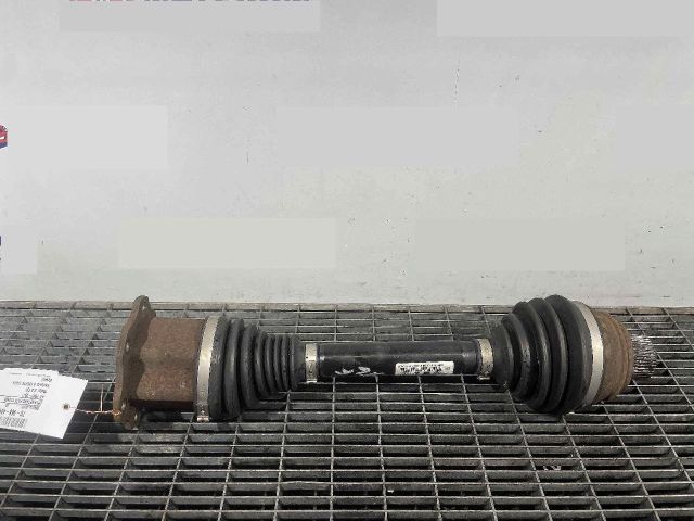 bontott AUDI A5 Bal Féltengely