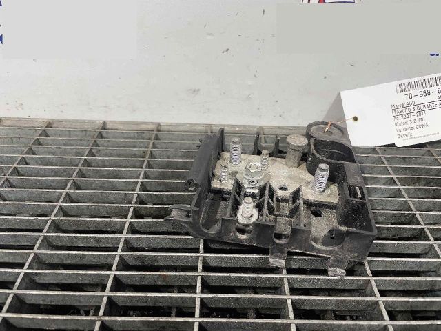 bontott AUDI A5 Biztosítéktábla Motortér