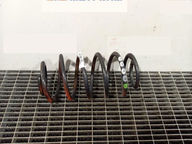 bontott AUDI A5 Hátsó Rugó