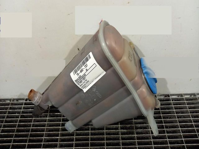 bontott AUDI A5 Kiegyenlítő Tartály