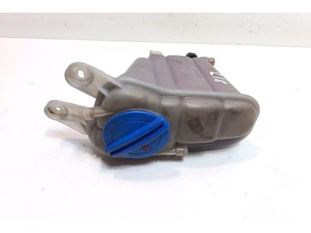 bontott AUDI A5 Kiegyenlítő Tartály