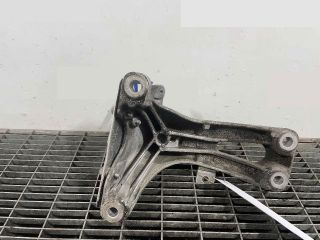 bontott AUDI A5 Motor Tartó Bak Jobb