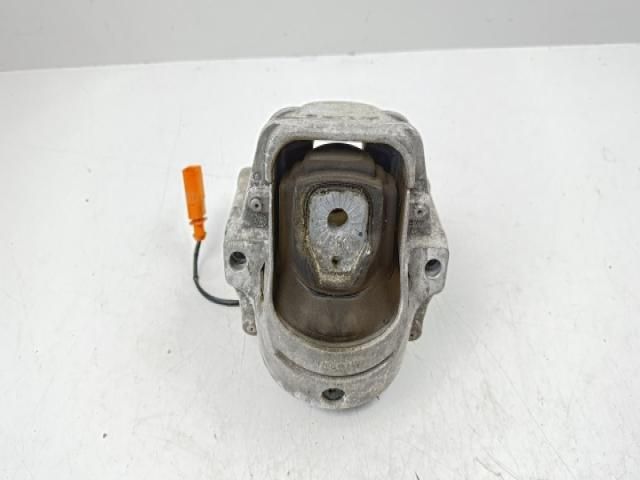 bontott AUDI A5 Motor Tartó Bak Jobb