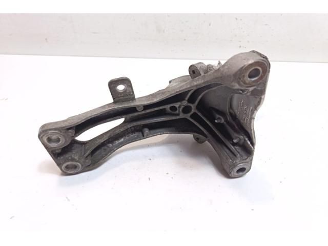 bontott AUDI A5 Motor Tartó Bak Jobb