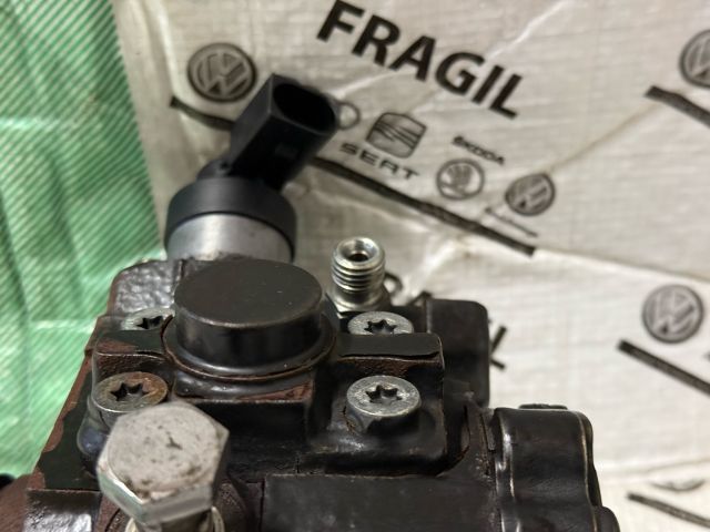 bontott AUDI A5 Nagynyomású Szivattyú