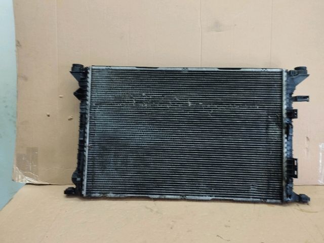 bontott AUDI A5 Vízhűtő Radiátor (Klímás)