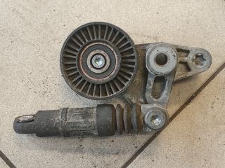 bontott AUDI A5 Szíjfeszítő Görgő