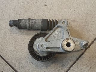 bontott AUDI A5 Szíjfeszítő Görgő