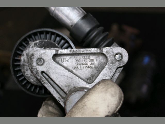 bontott AUDI A5 Szíjfeszítő Görgő