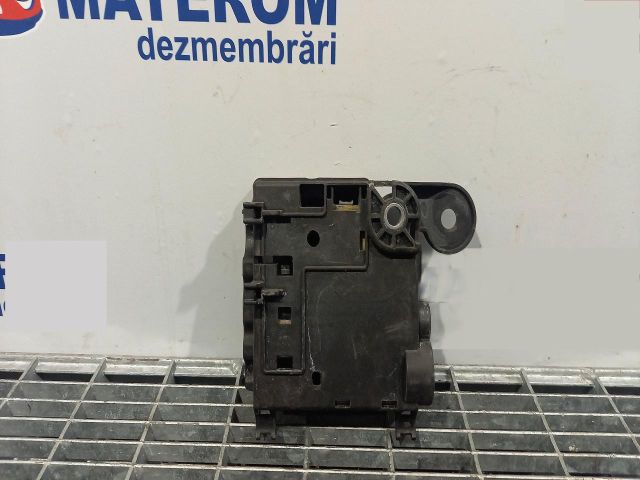 bontott AUDI A5 Biztosítéktábla Motortér