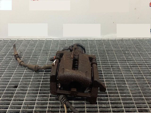 bontott AUDI A5 Jobb hátsó Féknyereg Munkahengerrel