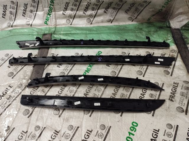 bontott AUDI A5 Ajtó Díszléc Szett