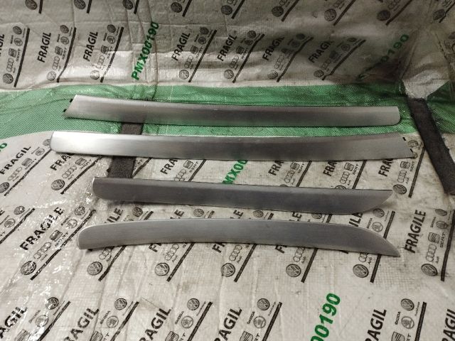 bontott AUDI A5 Ajtó Díszléc Szett